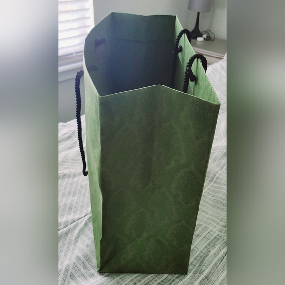 Authentic Large Gucci Shopping Bag - Picture 2 of 4